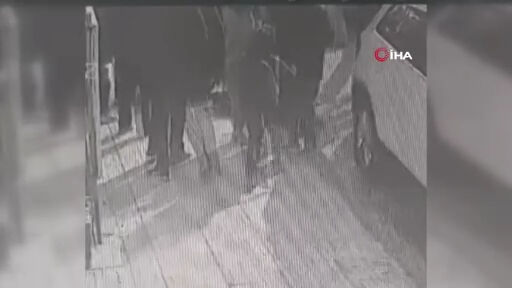 Diyarbakır'da lisede dehşet! Liseli kızların bıçaklı kavgası kamerada - 1. Resim