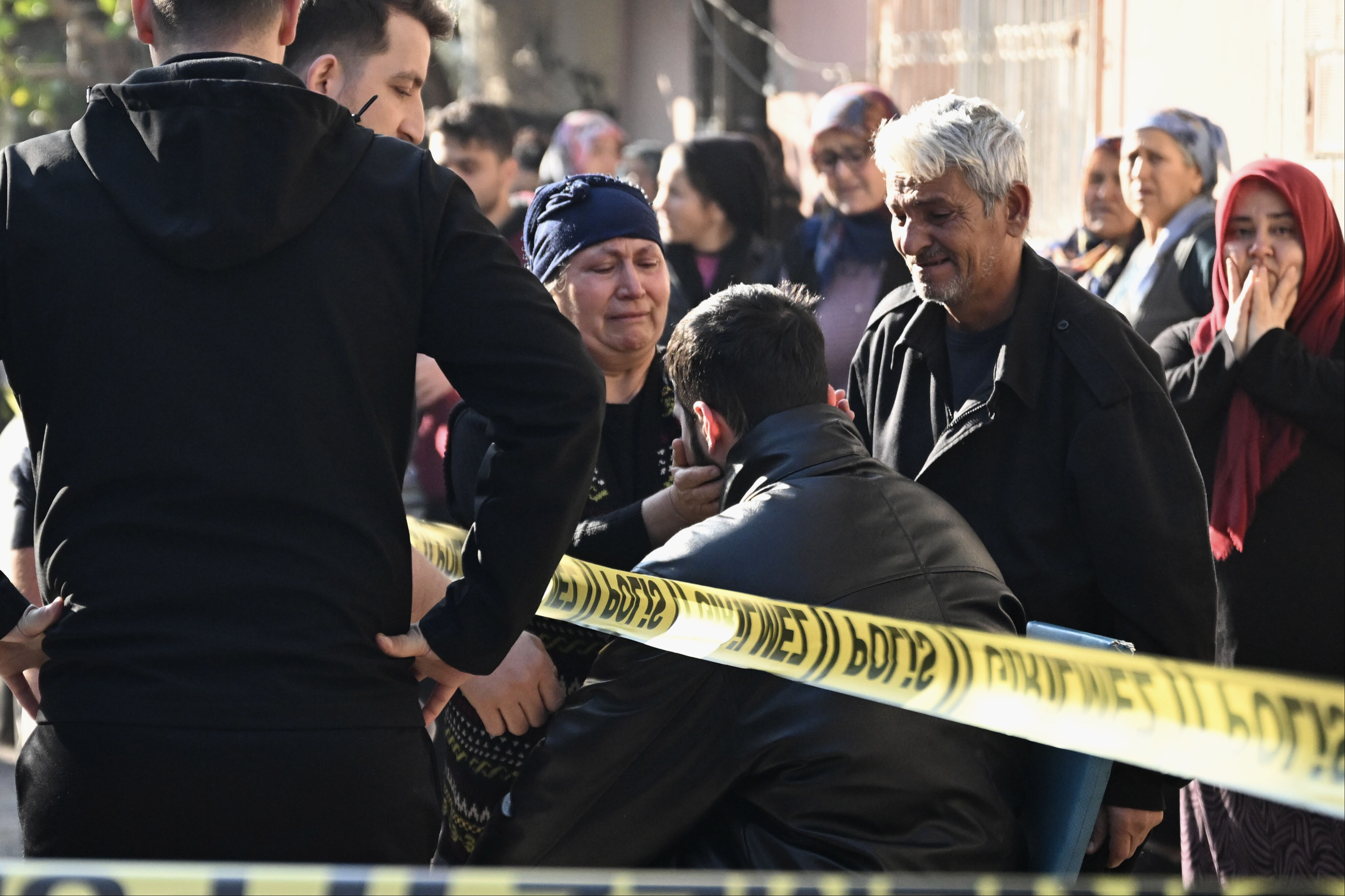 Günün en korkunç haberi Adana'dan geldi! Kahvaltı sofrasında boğazı kesik cesetler bulundu - 1. Resim