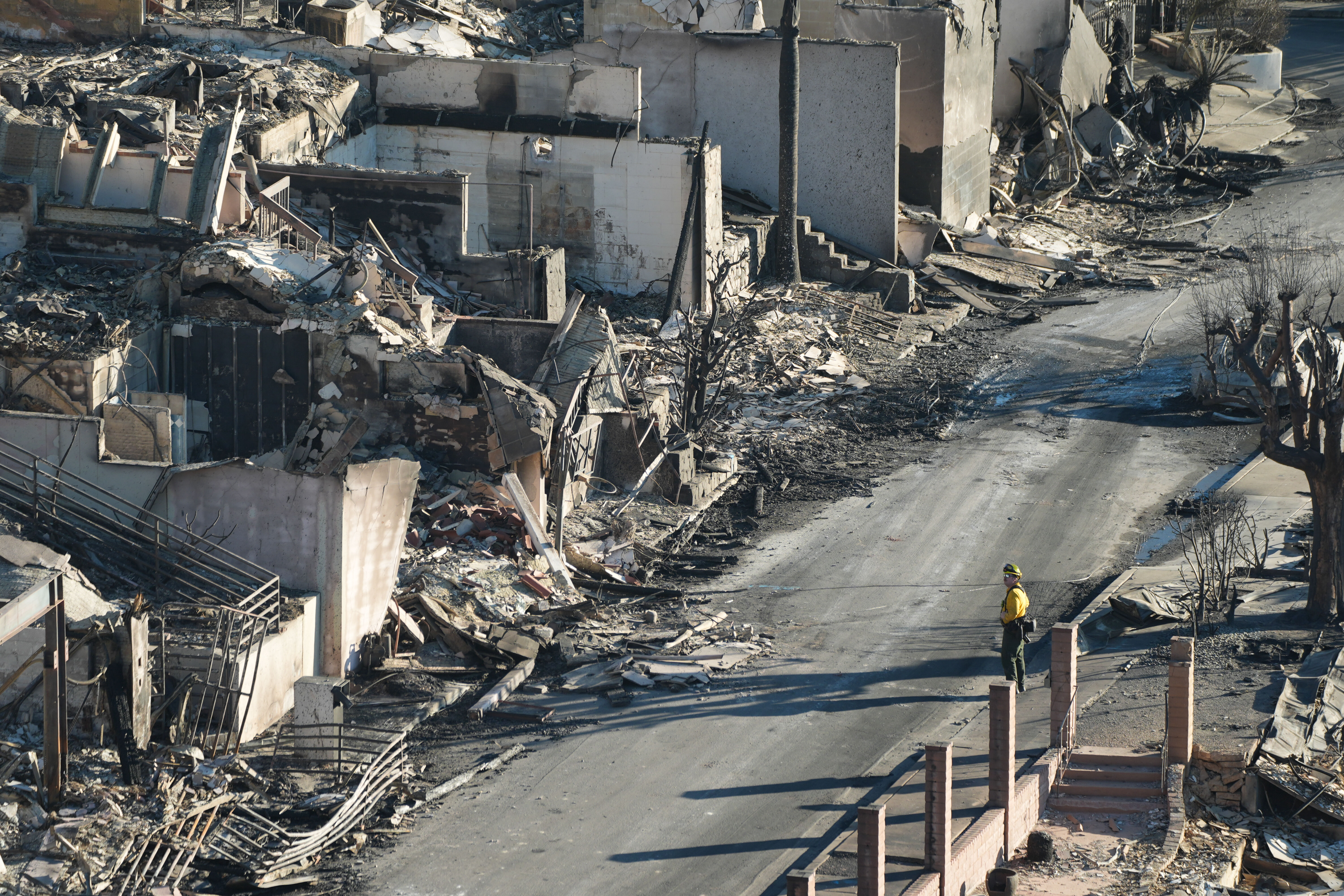 Los Angeles'taki yangınlarda ölü sayısı arttı mı? Yangının 9. gününde söndürme çalışmaları sürüyor - 2. Resim
