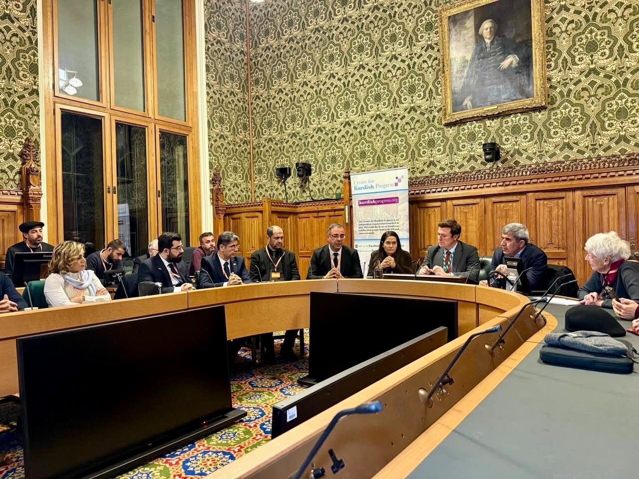 Terör örgütü PKK ve İngiliz milletvekilleri ortak etkinlikte buluştu - 2. Resim