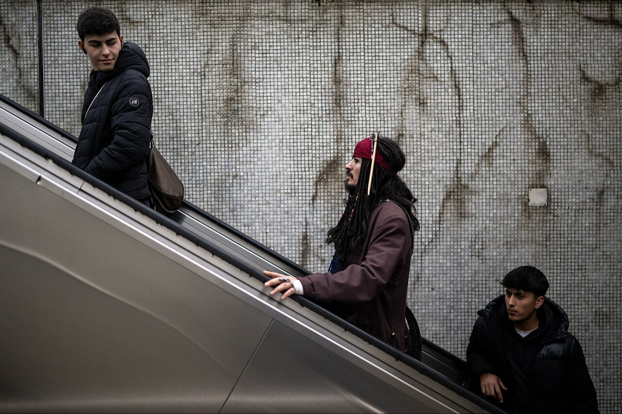 Yerli 'Jack Sparrow' çarşıyı pazarı karıştırdı! Gören bir daha baktı, Karayip Korsanları rüzgarı esti - 11. Resim