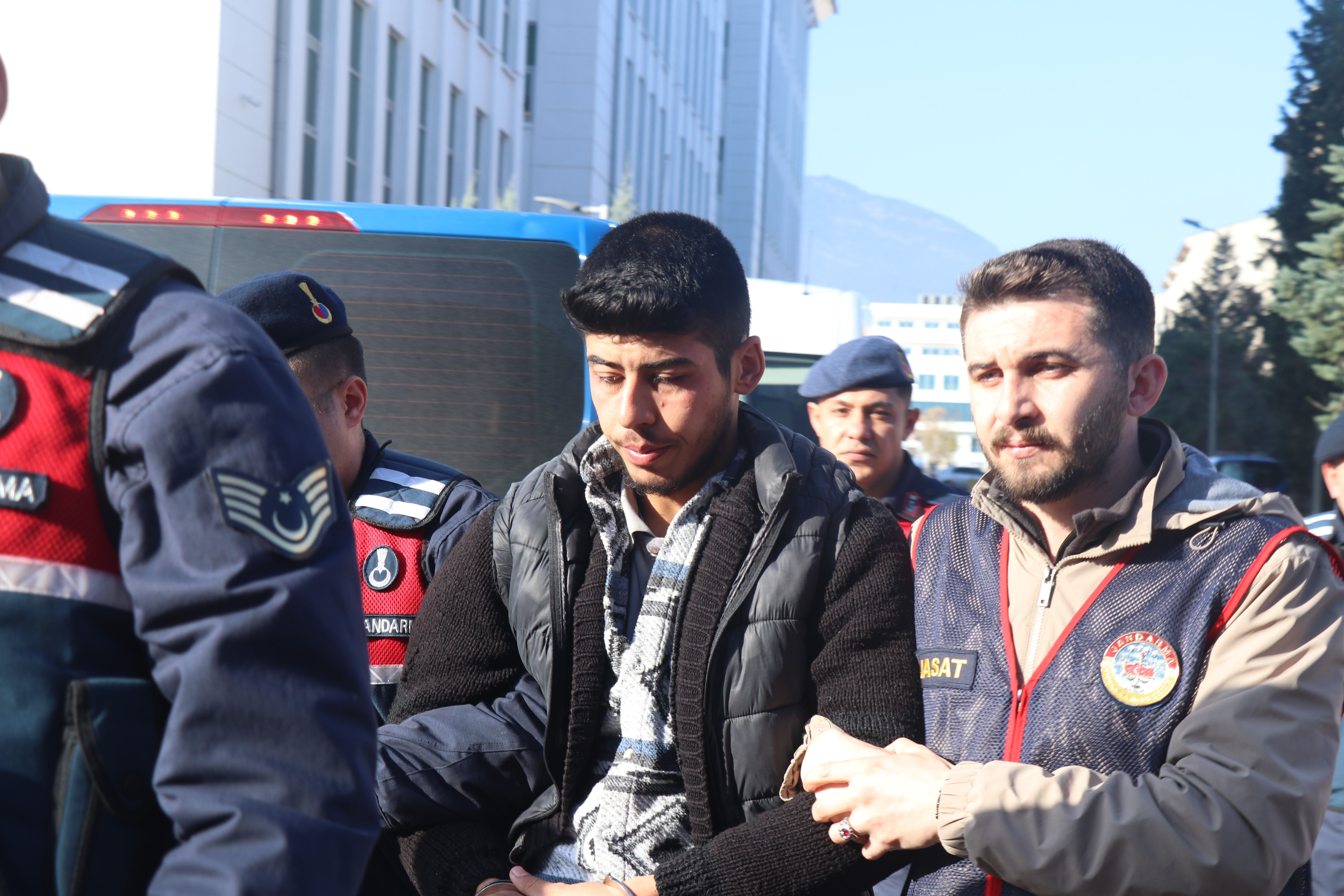 8 yıllık intikam planı... Her şeyi ince ince işlemiş! Düğümü 3 saniye çözdü - 3. Resim