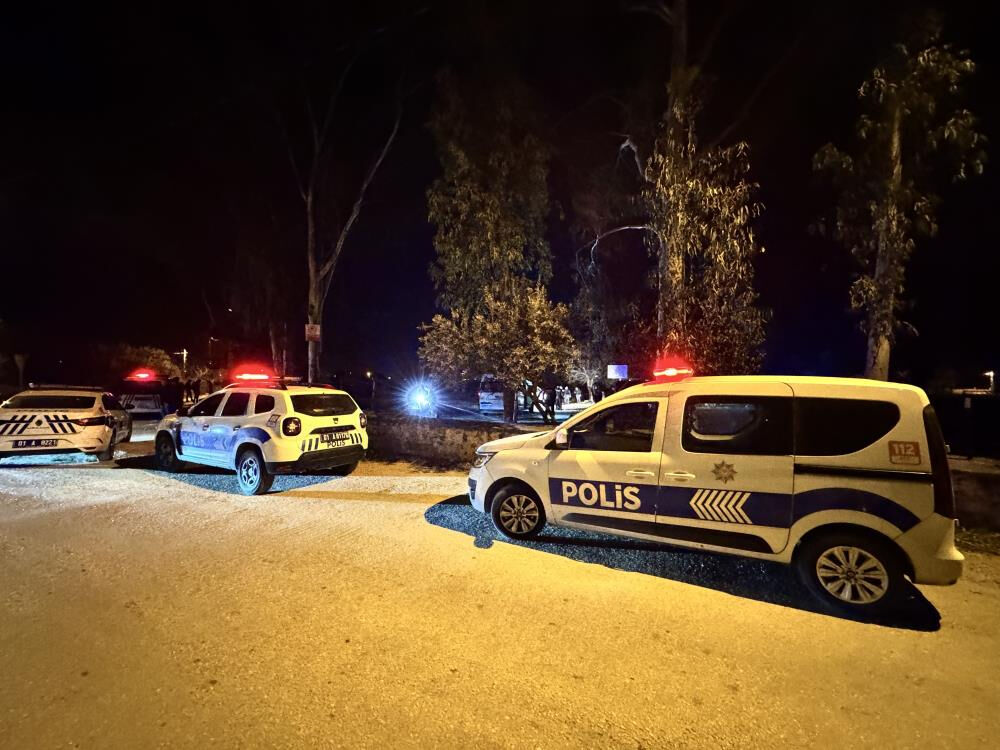 Adana'da &ccedil;atışma &ccedil;ıktı! 2 kardeş sokak ortasında kurşuna dizildi - 1. Resim