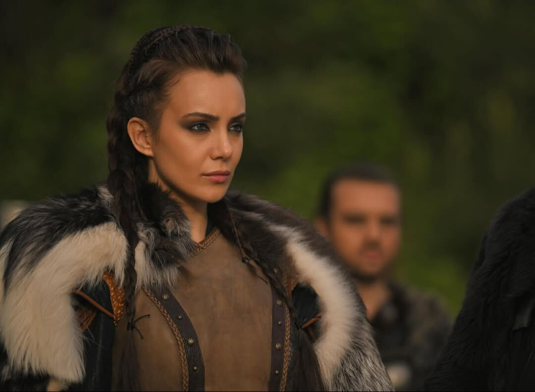 Burcu Kirman kimdir, kaç yaşında? Oynadığı diziler ve özel hayatı merak ediliyor - 3. Resim