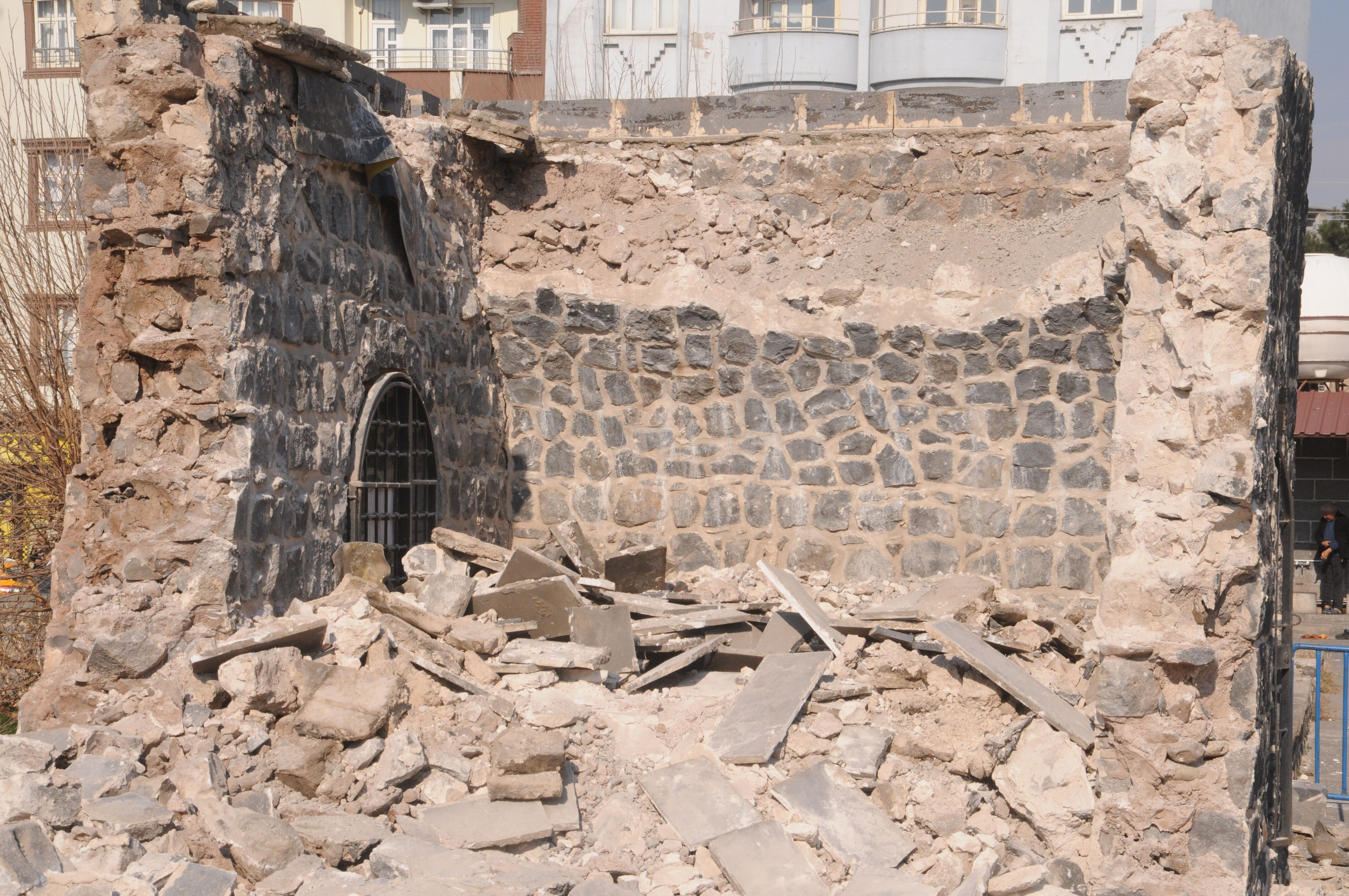 Duyarsızlığın bedeli ağır oldu! Tarihi Abdaliye Medresesi yıkıldı - 3. Resim