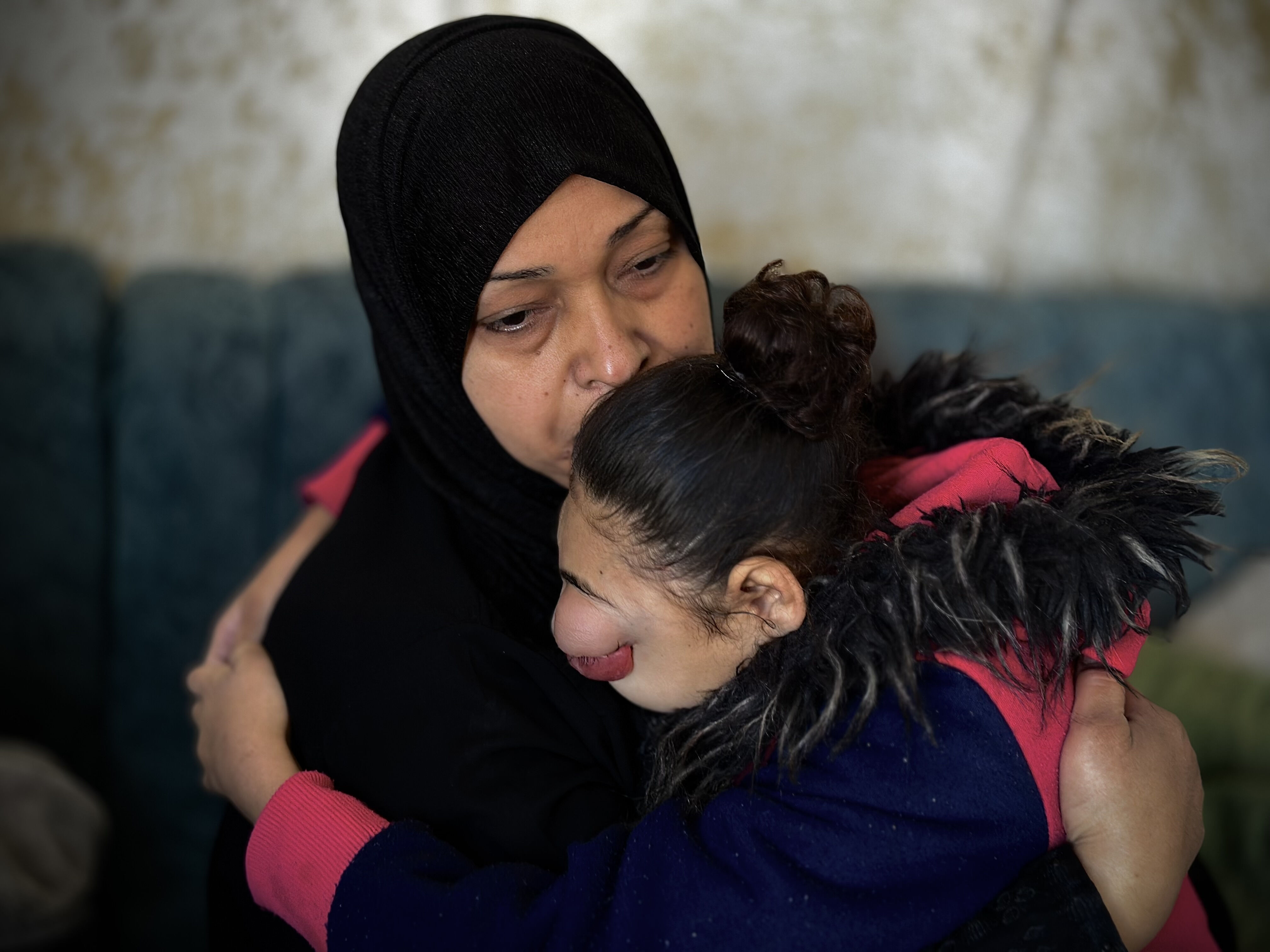 Masumiyet katledilmeye devam ediyor... Gazzeli Hanaa'nın acı çığlığını duyun! Masumiyet katledilmeye devam ediyor... Gazzeli Hanaa'nın acı çığlığını duyun! - 1. Resim