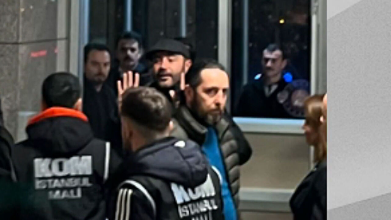 Beşiktaş Belediyesi önünde sıcak saatler! 'Büyük bir mücadeleyi başlatıyoruz' deyip dağıldılar - 1. Resim