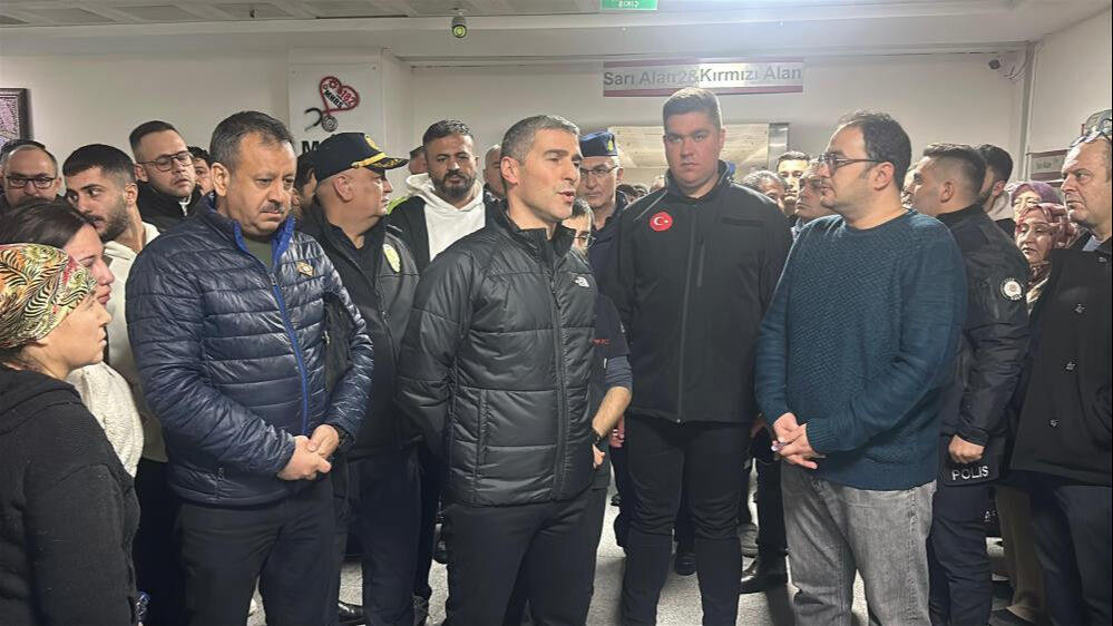 Uşak'ta can pazarı! İş&ccedil;i servisi kaza yaptı, 28 kişi yaralandı - 3. Resim