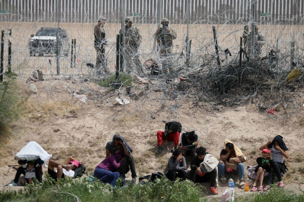 Meksika sınırında engeller kalınlaşıyor: ABD 1500 asker daha gönderecek - 2. Resim