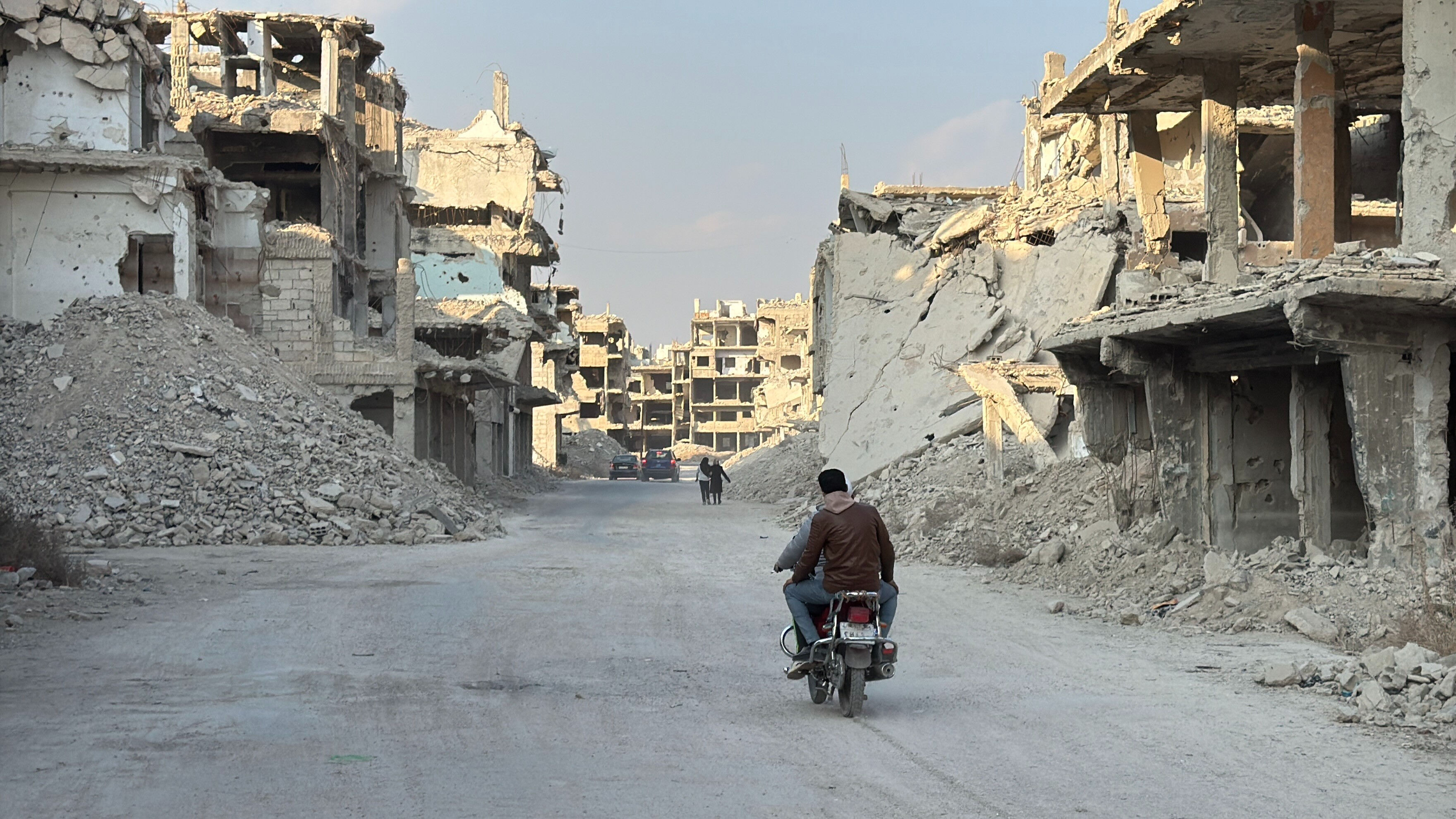 Suriye'de katliam izlerini taşıyan mahalle! Esad'ın bombaları harabeye çevirmiş Suriye'de katliam izlerini taşıyan mahalle! Esad'ın bombaları harabeye çevirmiş - 2. Resim