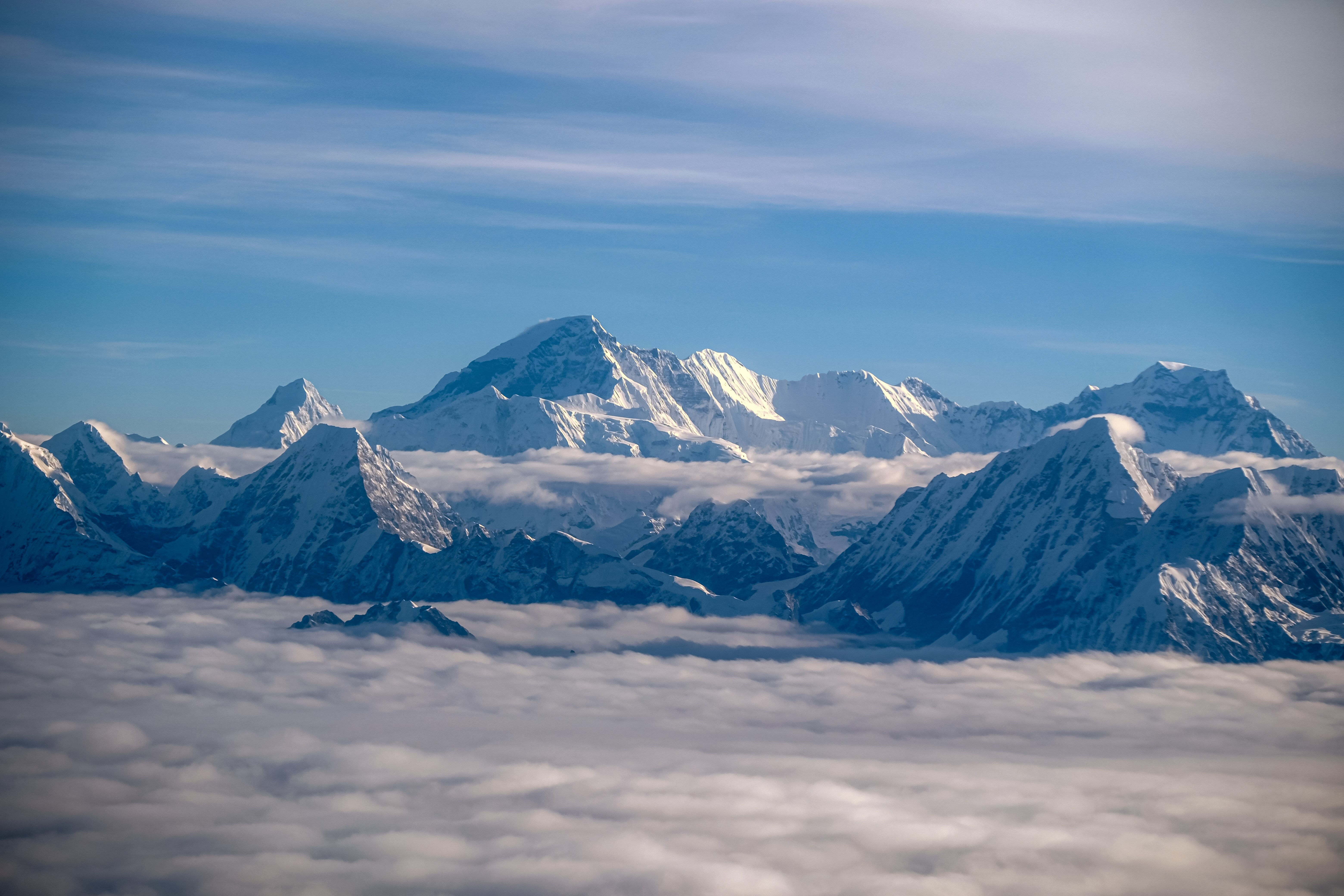 Türk yönetmen dünyanın en yüksek dağı Everest'i uçakla görüntüledi - 1. Resim