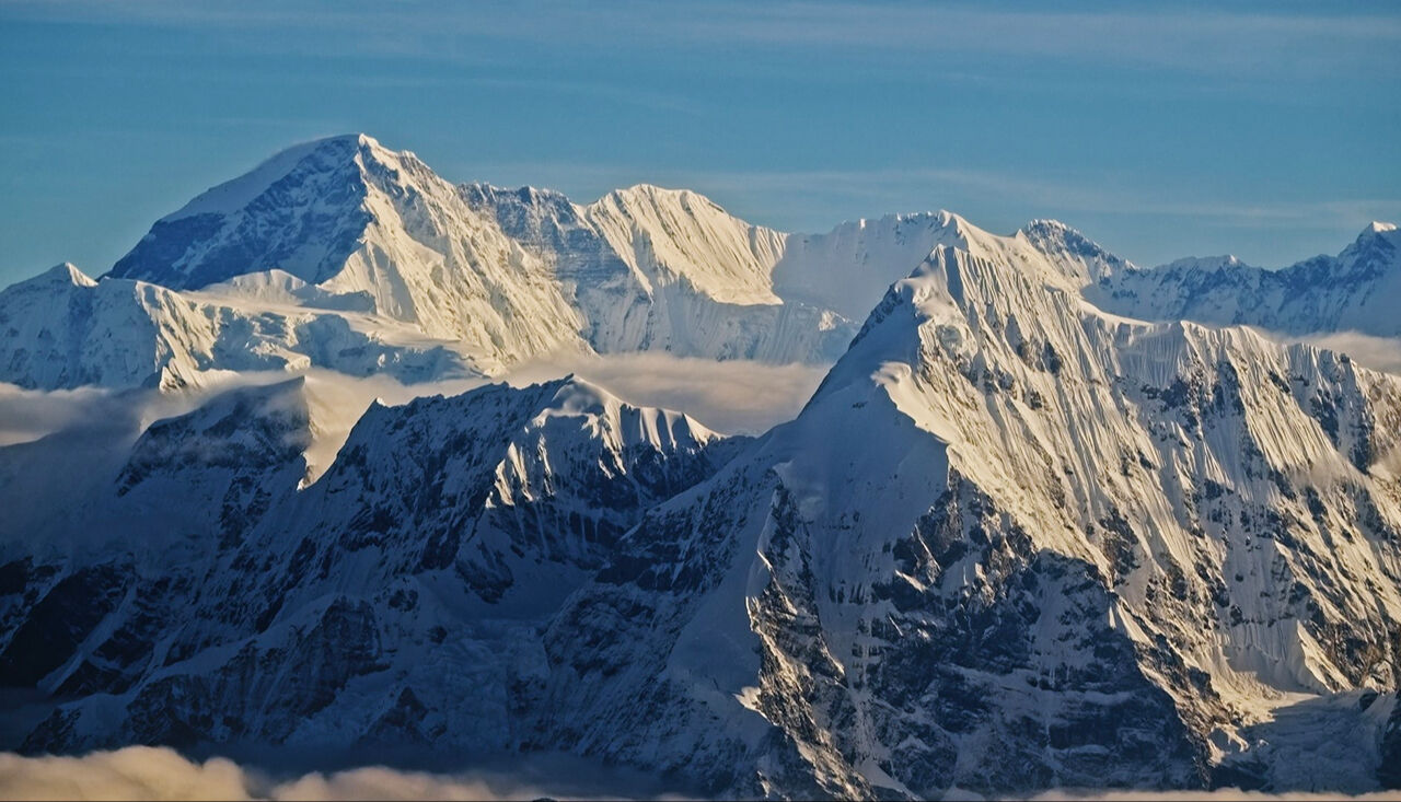 Türk yönetmen dünyanın en yüksek dağı Everest'i uçakla görüntüledi - 2. Resim