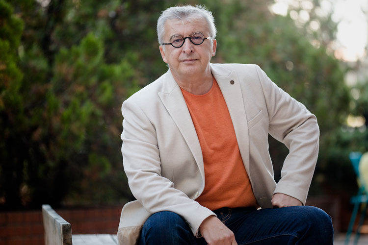 Ünlü oyuncu Hüseyin Avni Danyal kötü haberi duyurdu! "Hayatını kaybetti" - 3. Resim