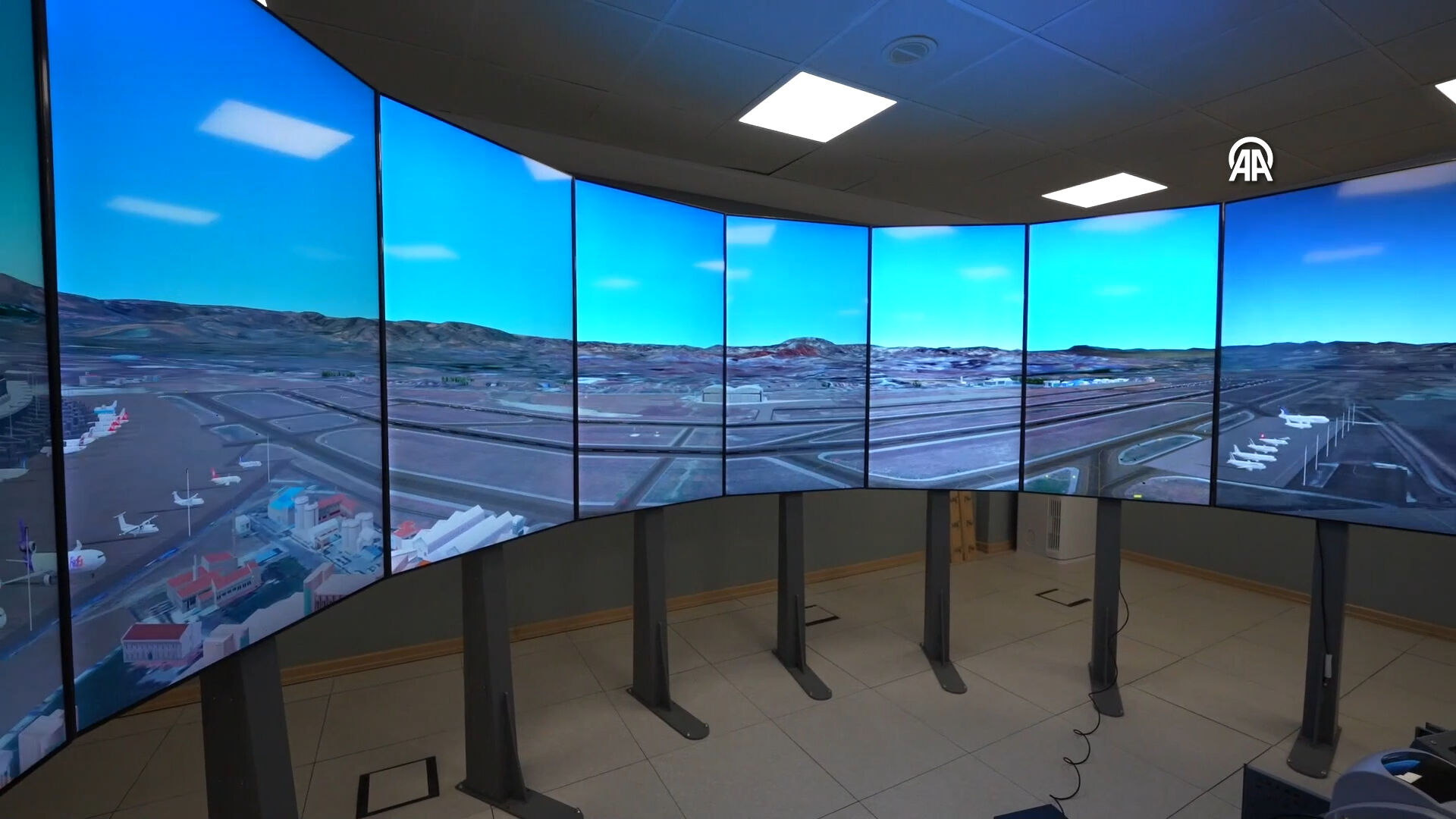 Avrupa'da bir ilk! Bakan Uraloğlu paylaştı: Yerli simülatör ile üçlü pist operasyonları başlıyor - 3. Resim