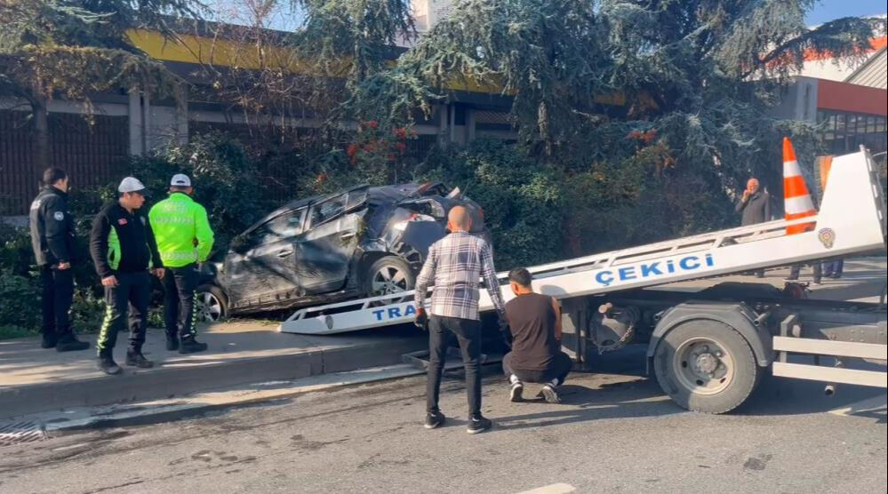İstanbul'da makas atan sürücü dehşet saçtı! Çoluk çocuk çok sayıda yaralı var - 1. Resim
