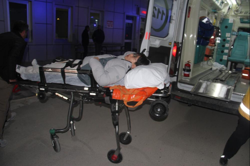 Konya'da Korelileri taşıyan minibüs kaza yaptı! Ölü ve yaralılar var - 2. Resim