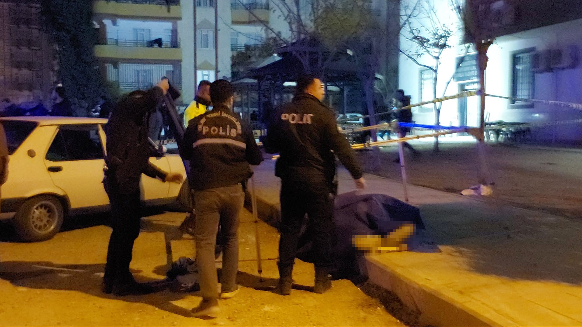 Taziye evine silahlı saldırı! Gaziantep'te ölü ve yaralılar var Taziye evine silahlı saldırı! Gaziantep'te ölü ve yaralılar var - 2. Resim