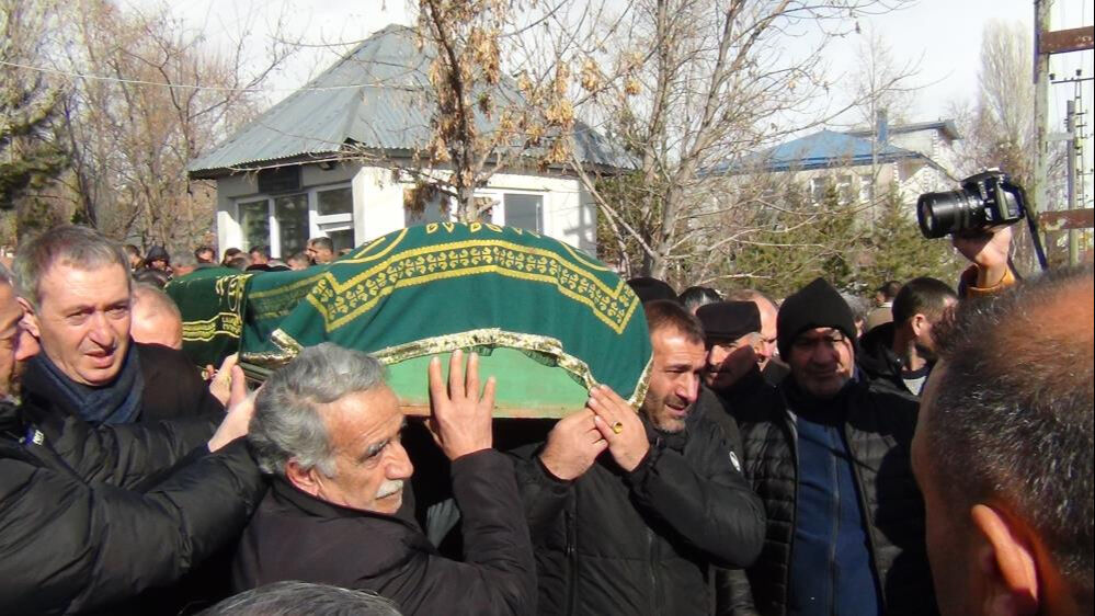 Tuncer Bakırhan'ın babası toprağa verildi - 2. Resim