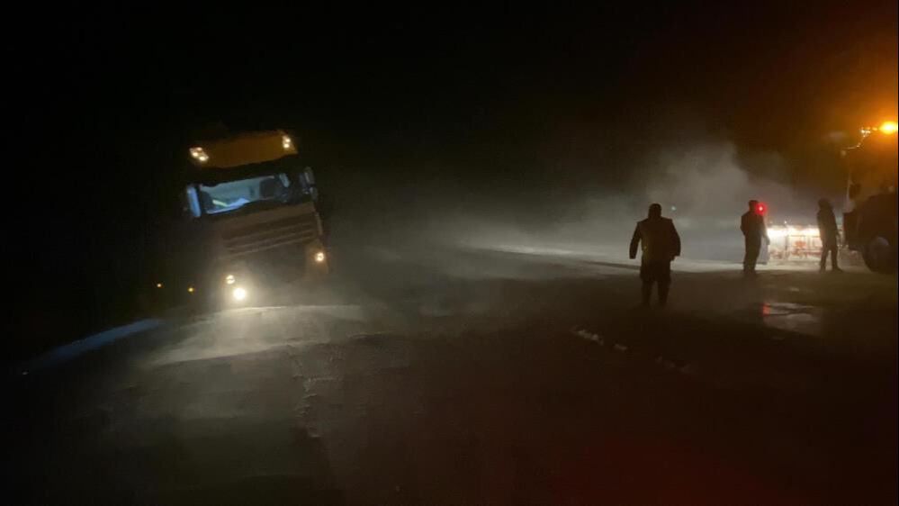 Ardahan'ı tipi vurdu! Çok sayıda ekip karda mahsur kalanlar için harekete geçti Ardahan'ı tipi vurdu! Çok sayıda ekip karda mahsur kalanlar için harekete geçti - 1. Resim