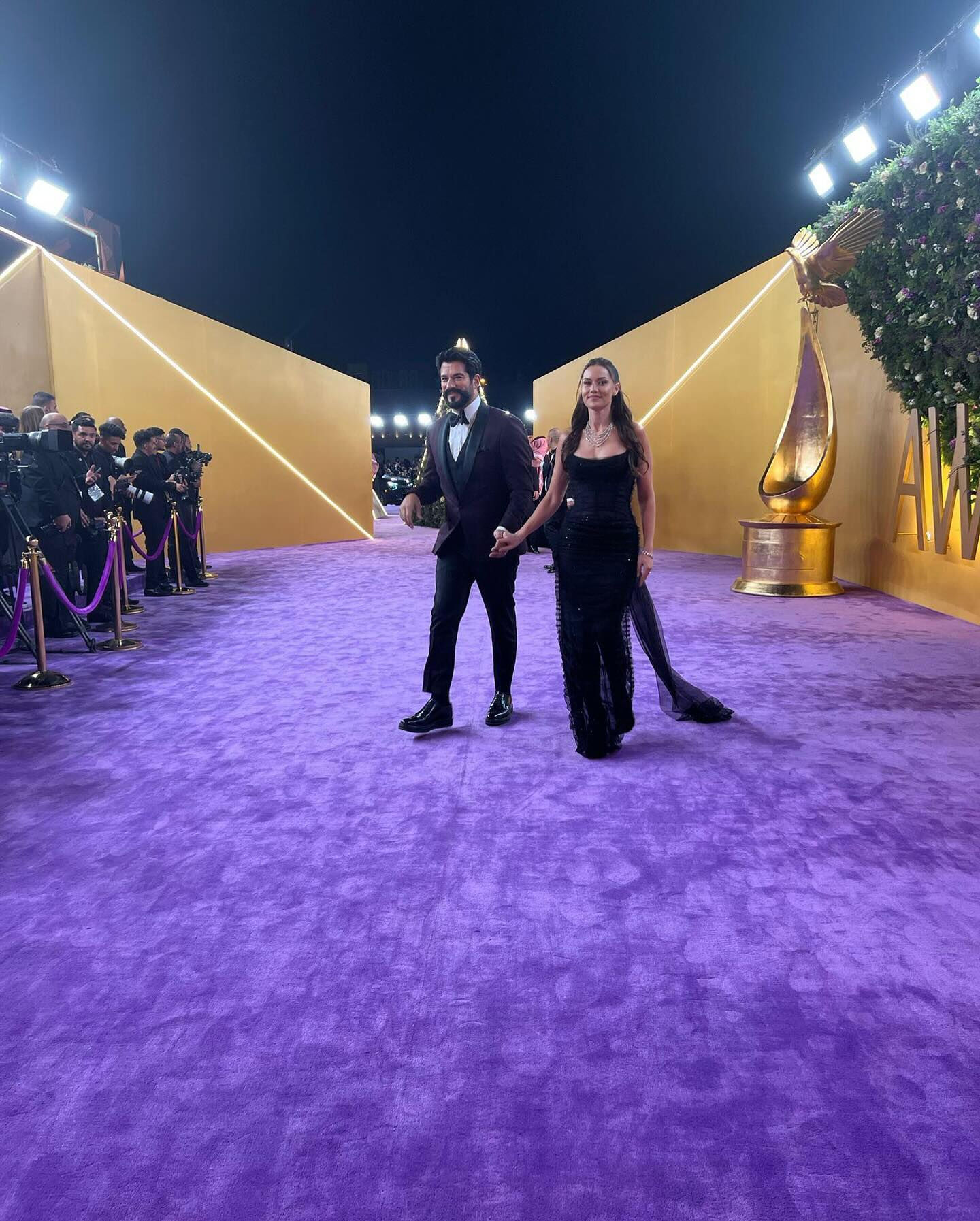 Burak Özçivit ve Fahriye Evcen'in tartıştığı anlar olay olmuştu! Ünlü oyuncu sebebini açıkladı - 2. Resim