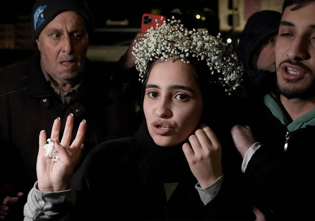 Filistinliler İsraillilere hediyeler sunarken biz saçımızdan sürüklendik! Serbest kalan kadınlar yaşadıklarını anlattı - 3. Resim