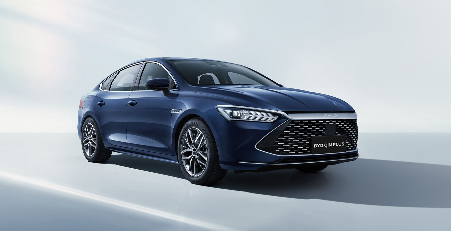 Herkes Çinlileri konuşuyor. Peki onlar hangi arabaya biniyor? Herkes Çinlileri konuşuyor. Peki onlar hangi arabaya biniyor? - 2. Resim