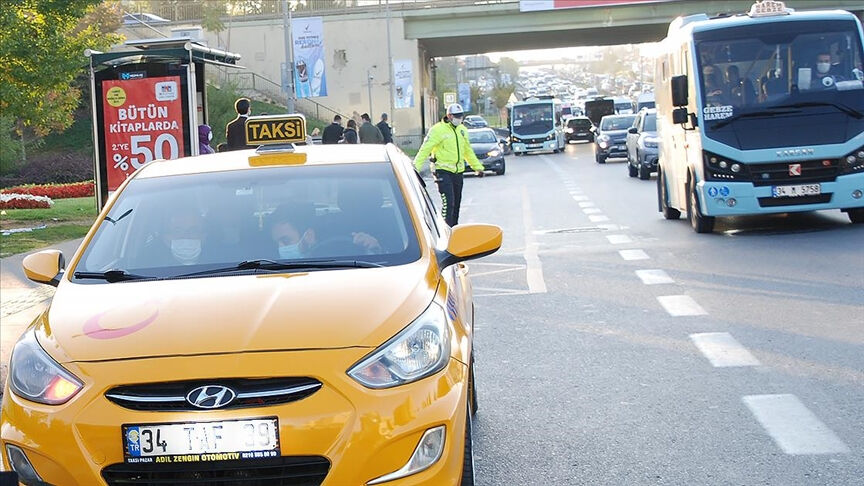 İstanbul'da minibüs ve dolmuş dönüşümü: UKOME'nin tarihi kararıyla taksiye geçiş süreci! İstanbul'da minibüs ve dolmuş dönüşümü: UKOME'nin tarihi kararıyla taksiye geçiş süreci! - 2. Resim