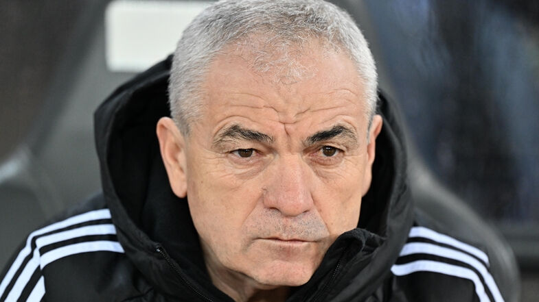 Rıza Çalımbay'dan olay Beşiktaş teknik direktör açıklaması! Rıza Çalımbay'dan olay Beşiktaş teknik direktör açıklaması! - 1. Resim