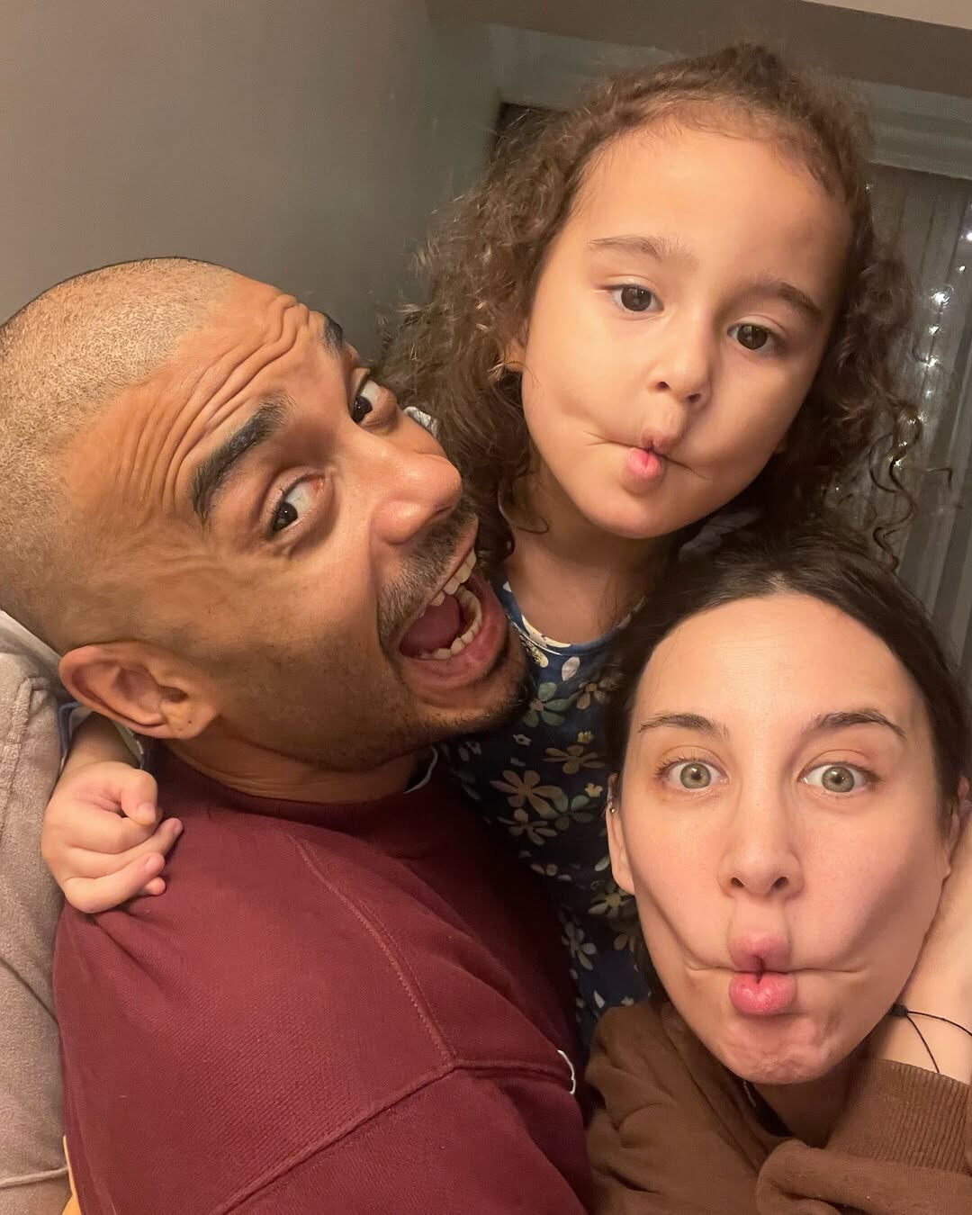 Survivor Efecan eşi kim? Duygu Dianzenza hayatı, mesleği merak ediliyor Survivor Efecan eşi kim? Duygu Dianzenza hayatı, mesleği merak ediliyor - 2. Resim