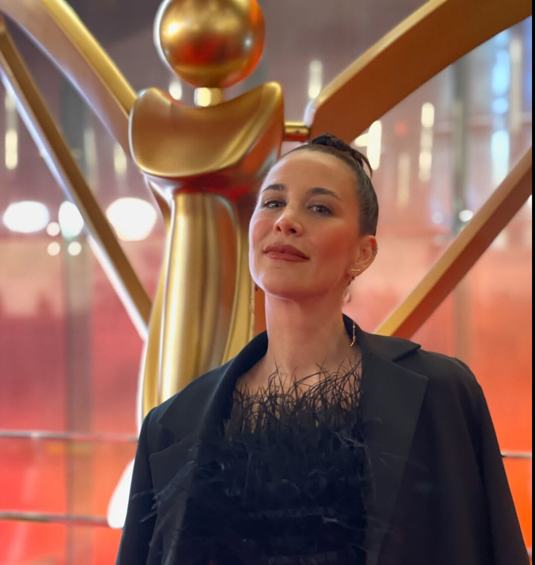 Survivor Efecan eşi kim? Duygu Dianzenza hayatı, mesleği merak ediliyor Survivor Efecan eşi kim? Duygu Dianzenza hayatı, mesleği merak ediliyor - 1. Resim