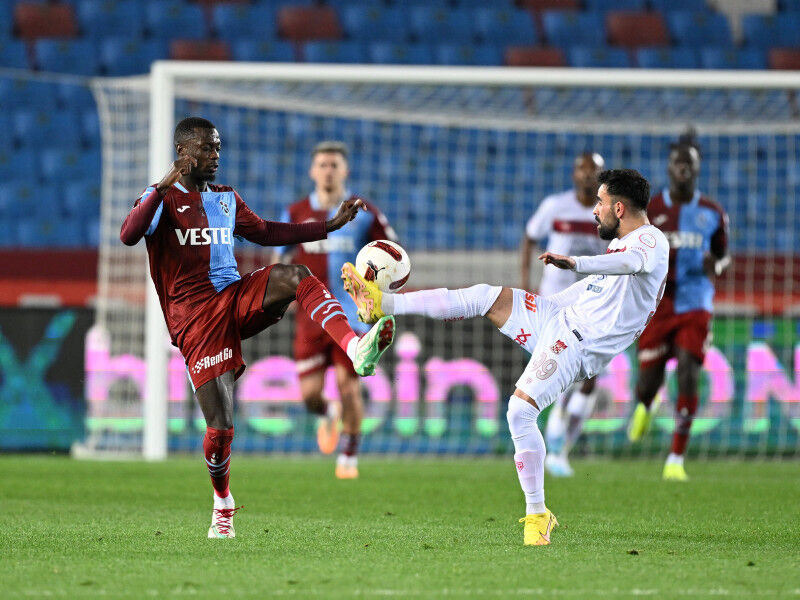 Trabzonspor - Sivasspor maçı hangi kanalda, ne zaman, saat kaçta? Maçın hakemi Zorbay Küçük oldu! - 1. Resim