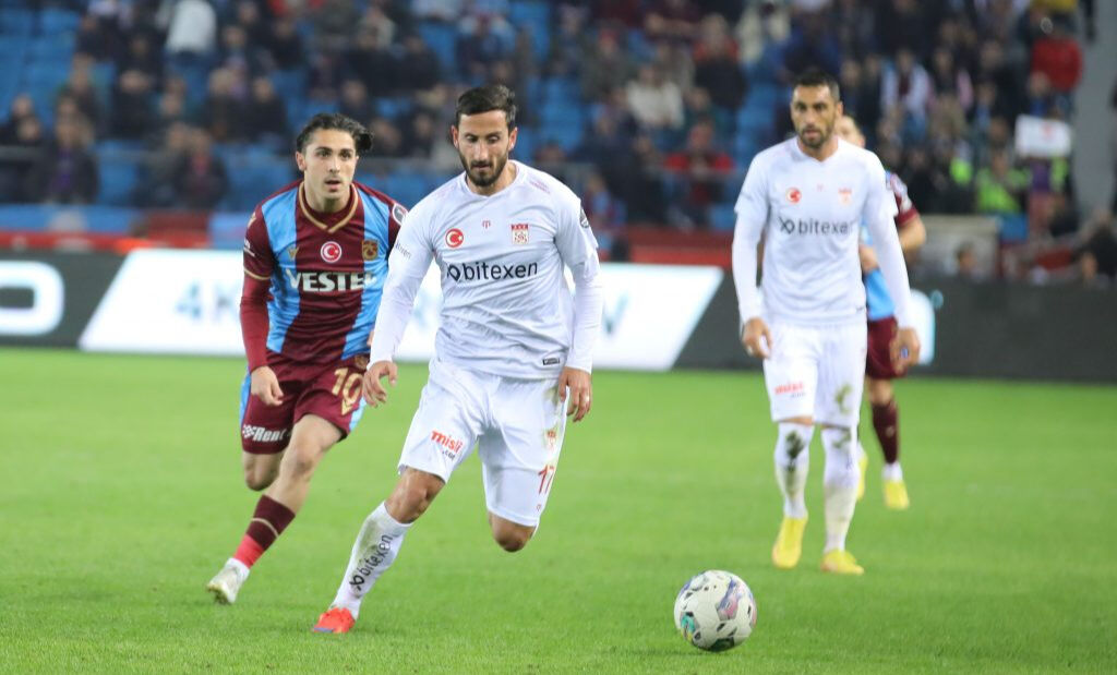Trabzonspor - Sivasspor maçı hangi kanalda, ne zaman, saat kaçta? Maçın hakemi Zorbay Küçük oldu! - 3. Resim