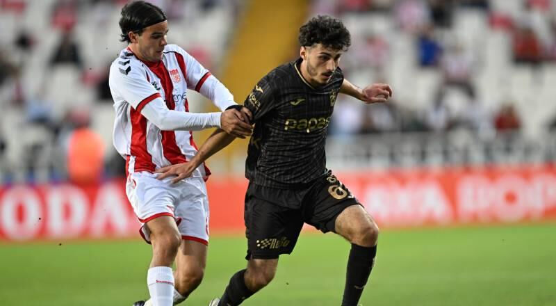 Trabzonspor - Sivasspor maçı hangi kanalda, ne zaman, saat kaçta? Maçın hakemi Zorbay Küçük oldu! - 5. Resim