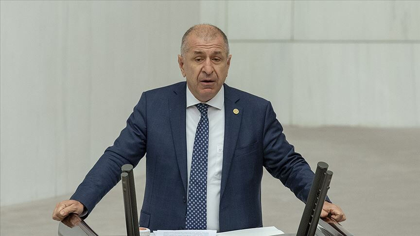 Ümit Özdağ gözaltına mı alındı, neden? Cumhurbaşkanına hakaret suçundan soruşturma başlatılmıştı Ümit Özdağ gözaltına mı alındı, neden? Cumhurbaşkanına hakaret suçundan soruşturma başlatılmıştı - 1. Resim