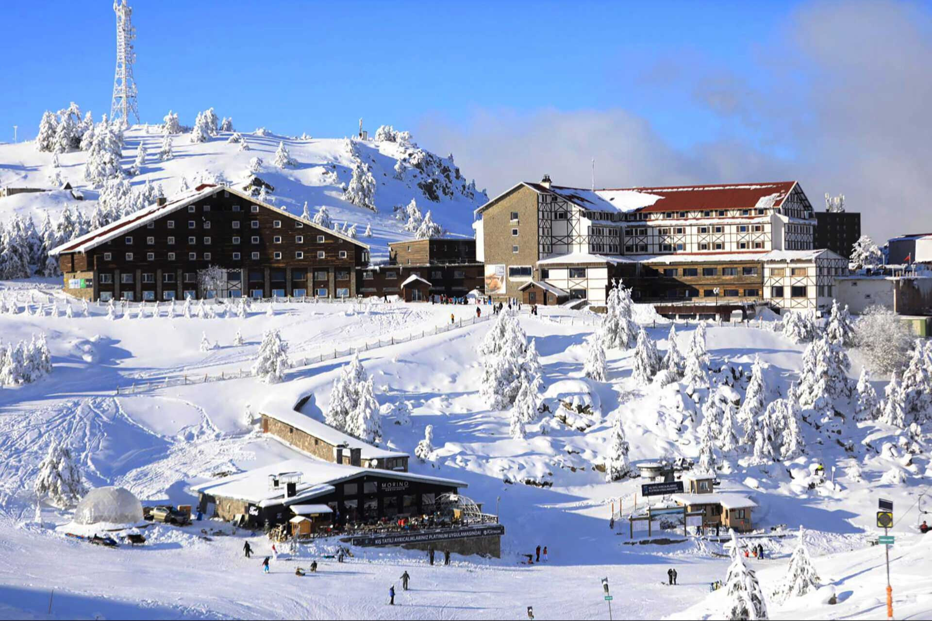 Emine Ergül kimdir? Grand Kartal Otel'in yönetiminde görevli - 1. Resim