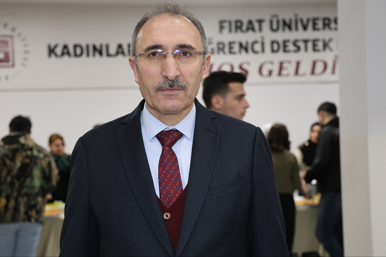 Final haftasında 50 çeşit yemek... Akademisyenler öğrencileri elleriyle doyurdu! Fırat Üniversitesi'nden örnek uygulama - 4. Resim