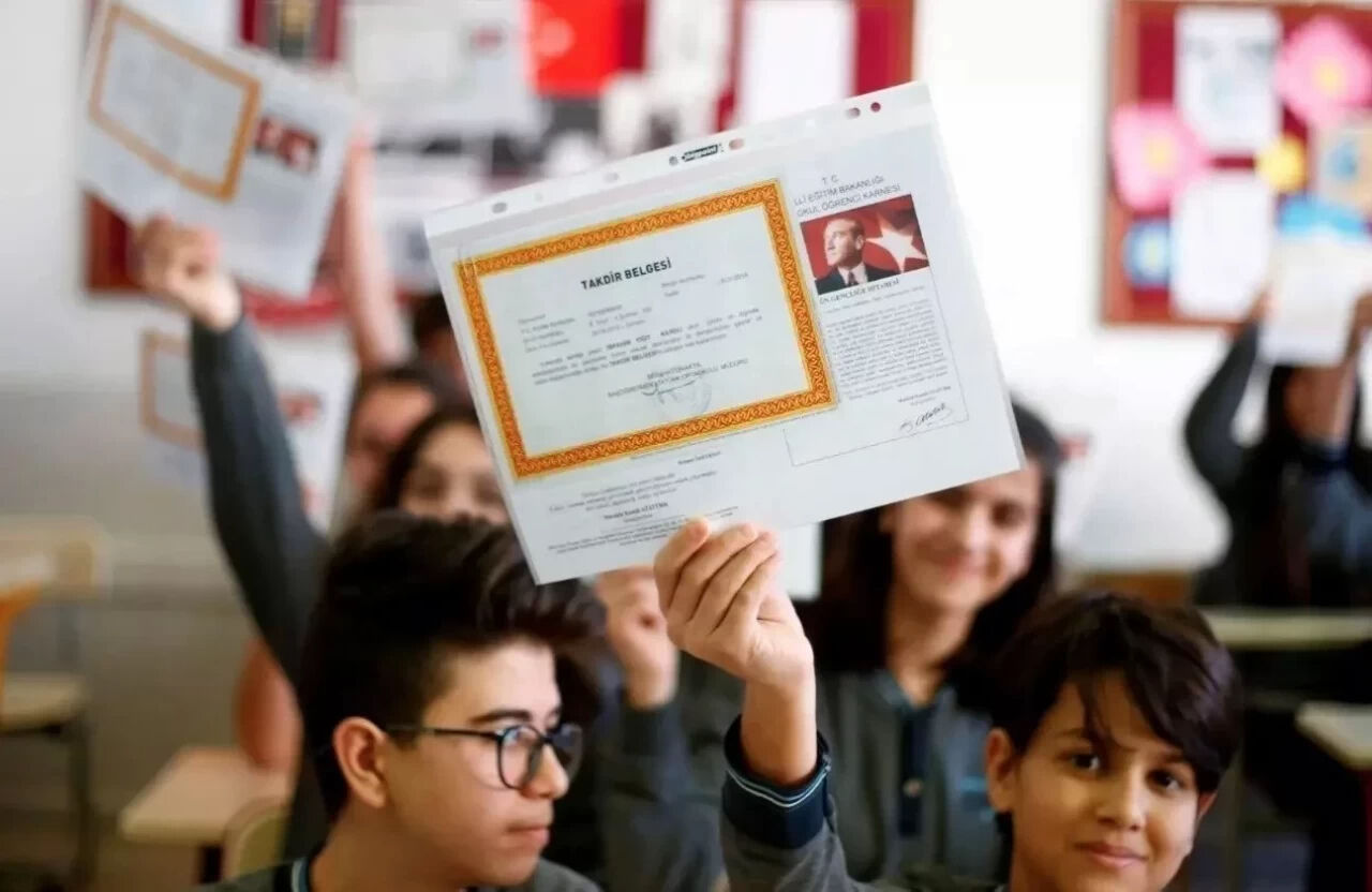 Okullar ne zaman açılacak, 2025 ikinci ara tatil ne zaman başlıyor? MEB tatil takvimini duyurdu! - 4. Resim