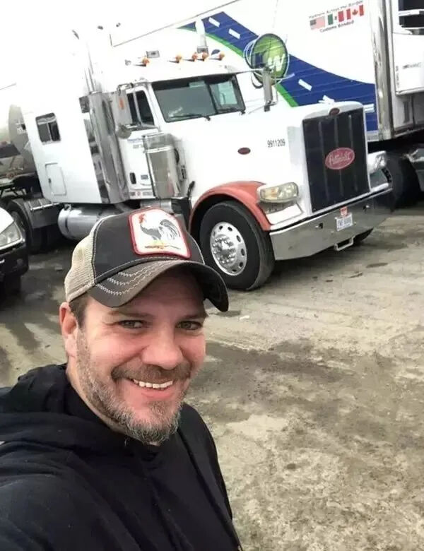 Oyunculuğu bırakıp TIR şoförü oldu! Tolga Karel'den olay iddia: 