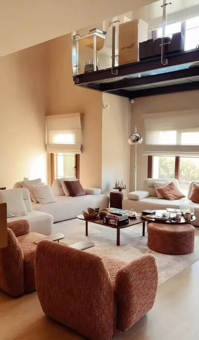 Pınar Altuğ'un lüks evini görenler inanamadı! Cam tavan detayı dikkat çekti Pınar Altuğ'un lüks evini görenler inanamadı! Cam tavan detayı dikkat çekti - 1. Resim