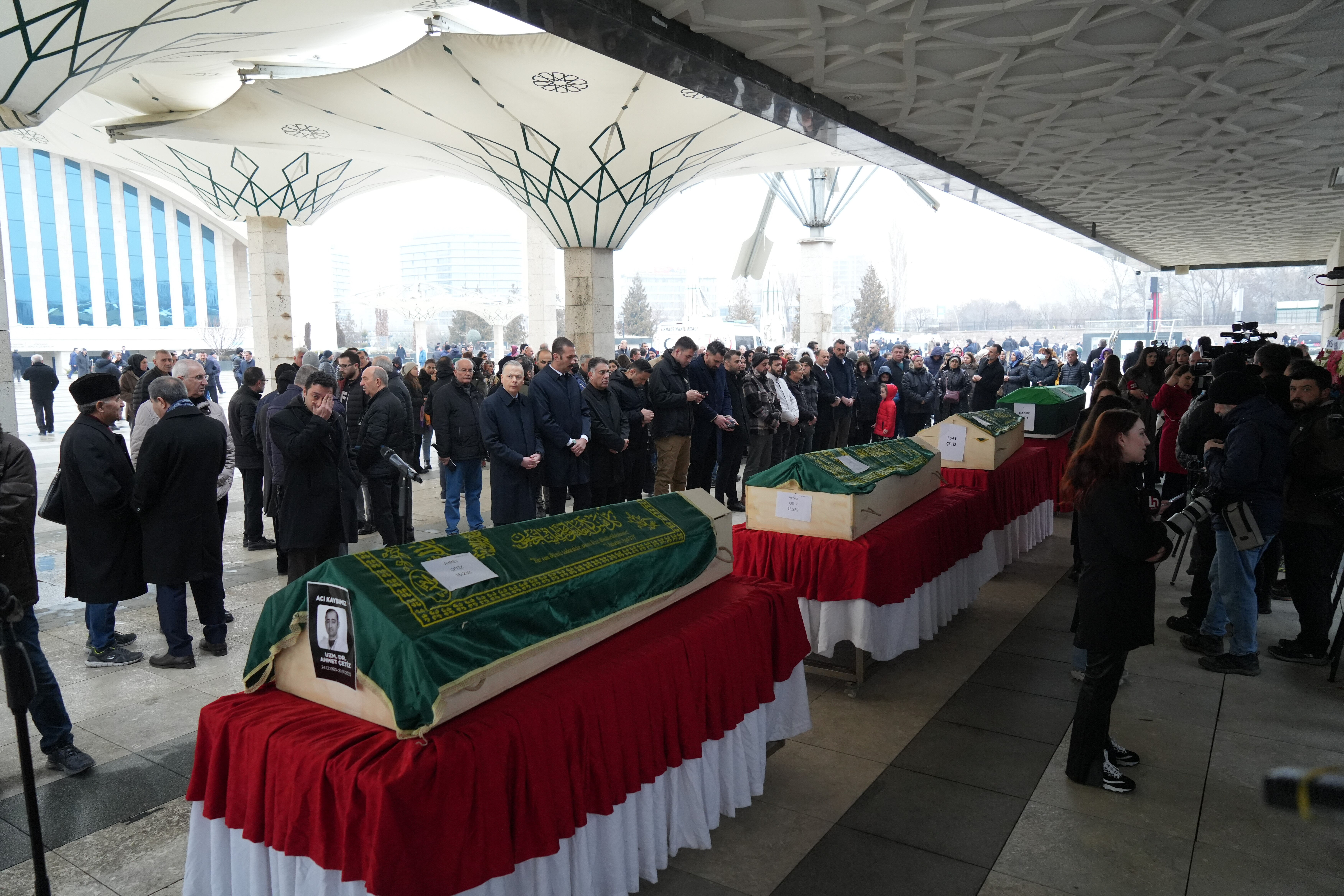 Bolu'daki faciada hayatını kaybedenlere son veda: Yürek dağlayan kareler... - 2. Resim