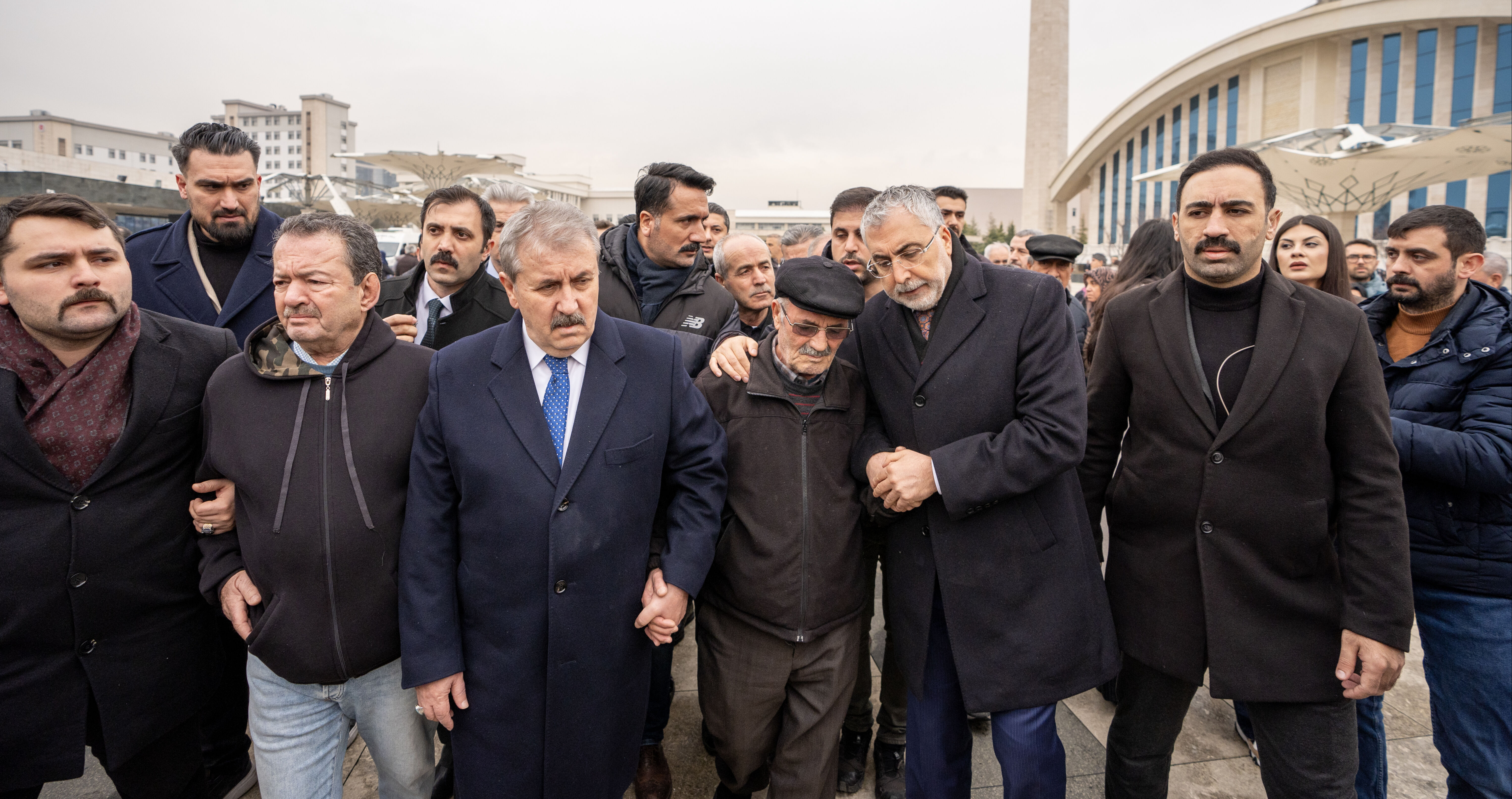 Bolu'daki faciada hayatını kaybedenlere son veda: Yürek dağlayan kareler... - 1. Resim