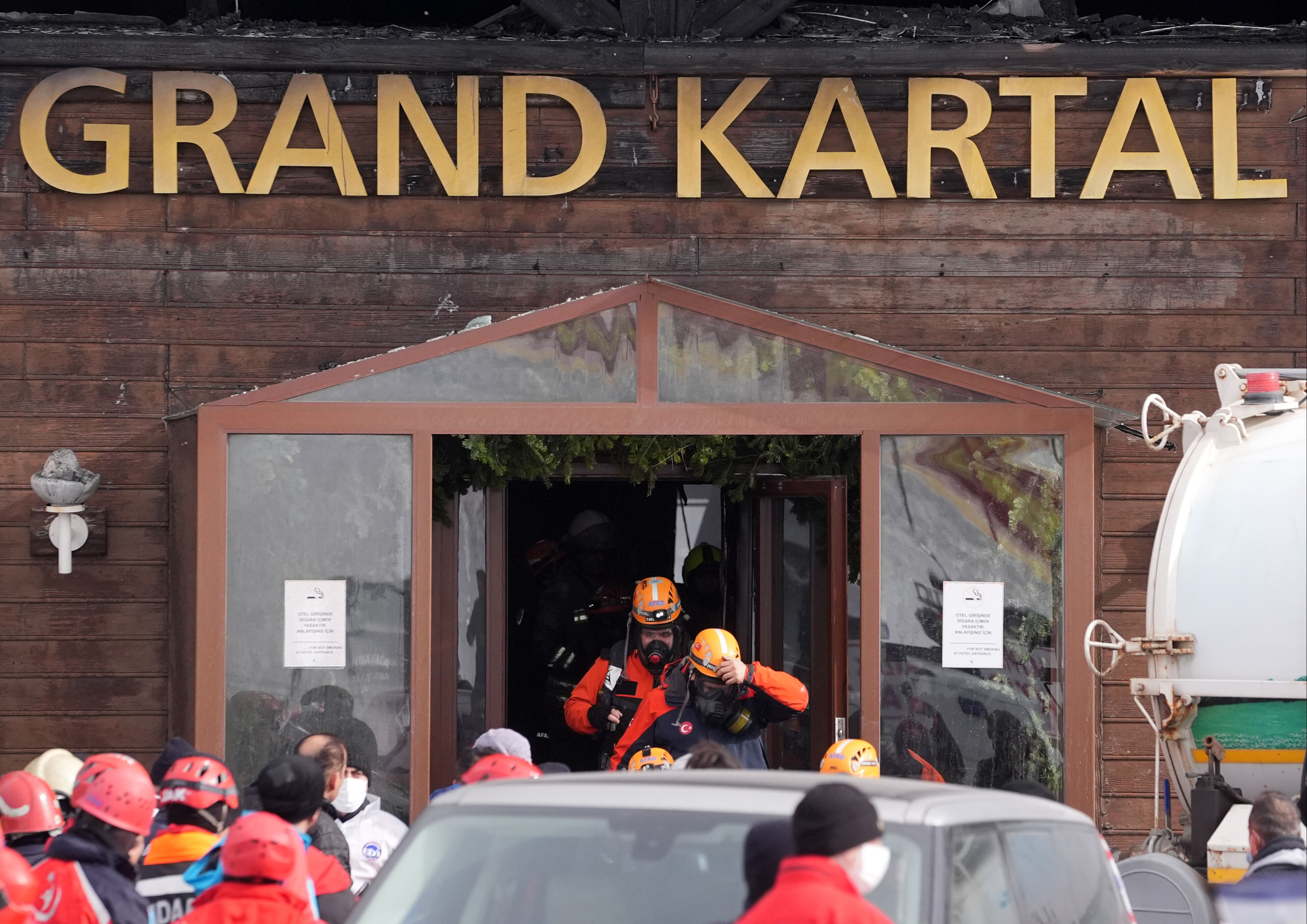 Bolu'daki yangın faciasında skandal iddia! Otel AFAD ekiplerinden para istedi | Türkiye Gazetesi