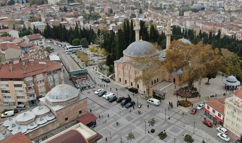Bursa'da tarihi yerlere araba giremeyecek! Ulu Cami, Yeşil Türbe, Emir Sultan yayalaşma projesi hayata geçiyor - 3. Resim