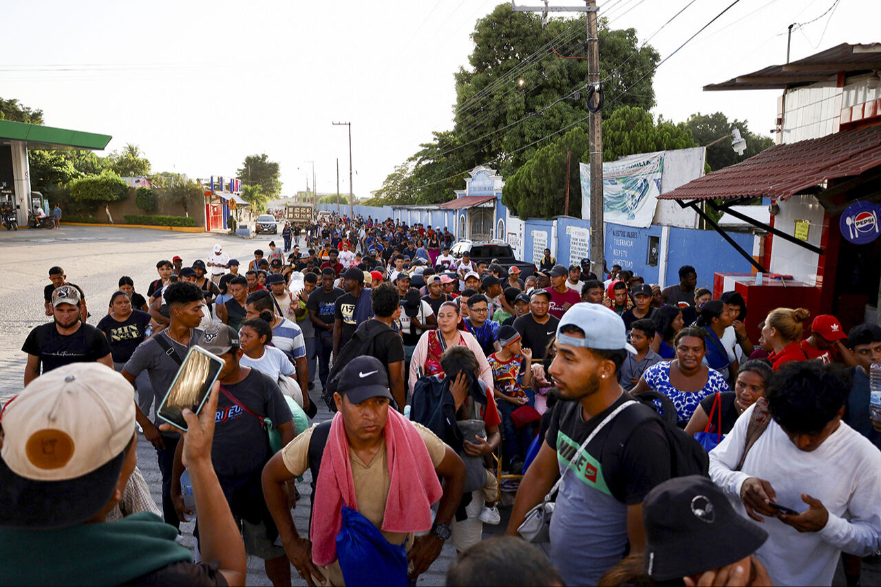 Göçmen gerilimi tırmanıyor! Meksika sınırı kapatıldı, geri gönderilen mülteciler için çadır kuruluyor Göçmen gerilim tırmanıyor! Meksika sınırı kapatıldı, geri gönderilen mülteciler için çadır kurulmaya başlandı - 2. Resim
