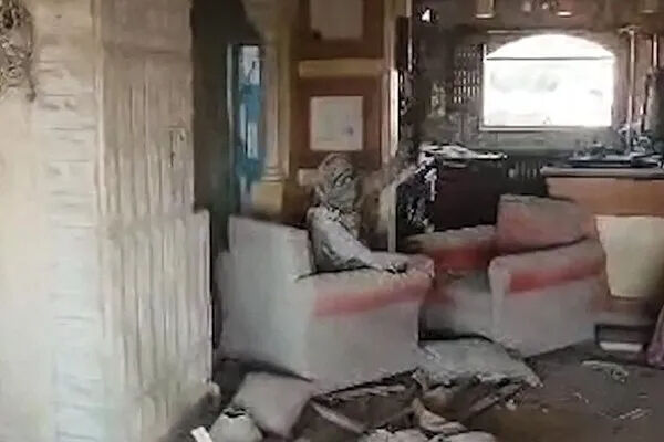 Hamas lideri Yahya Sinvar'ın üstünde şehit düştüğü koltuk bulundu - 3. Resim