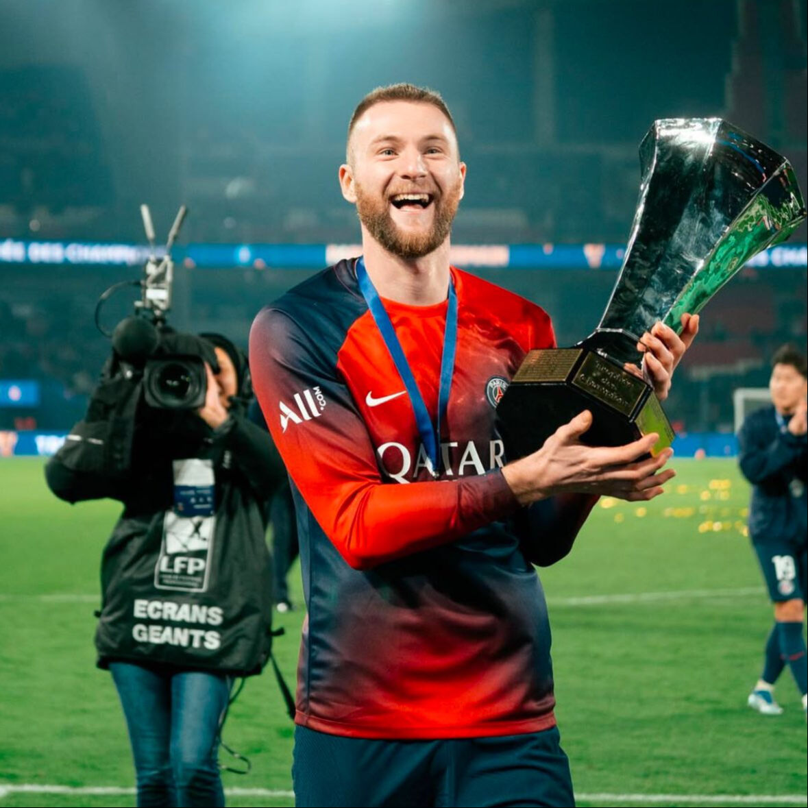 Milan Skriniar kimdir, kaç yaşında, nerede oynuyor? Son dakika Fenerbahçe transfer haberi Skriniar İstanbul'a geliyor! - 2. Resim