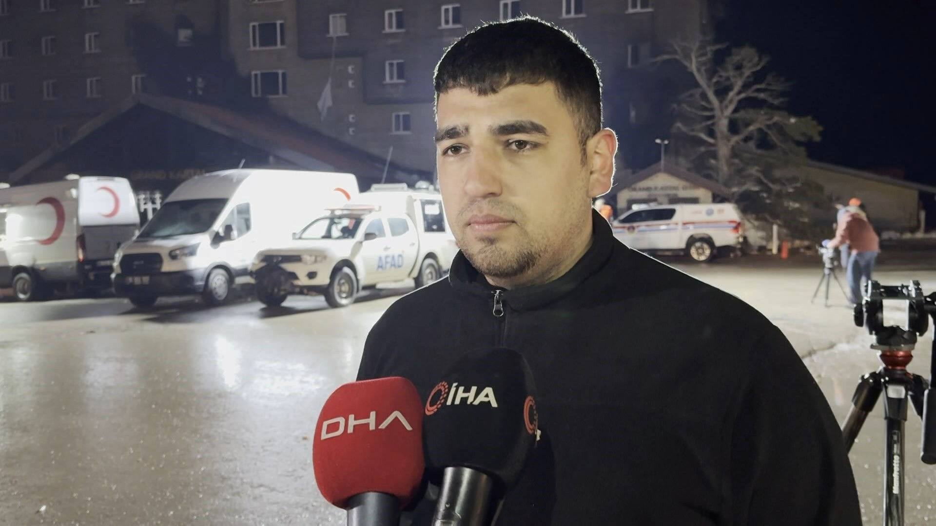 Otel faciasında çaresizlik ve kurtuluş mücadelesi! Biri bebeğini attı diğeri çatı katından atladı - 3. Resim