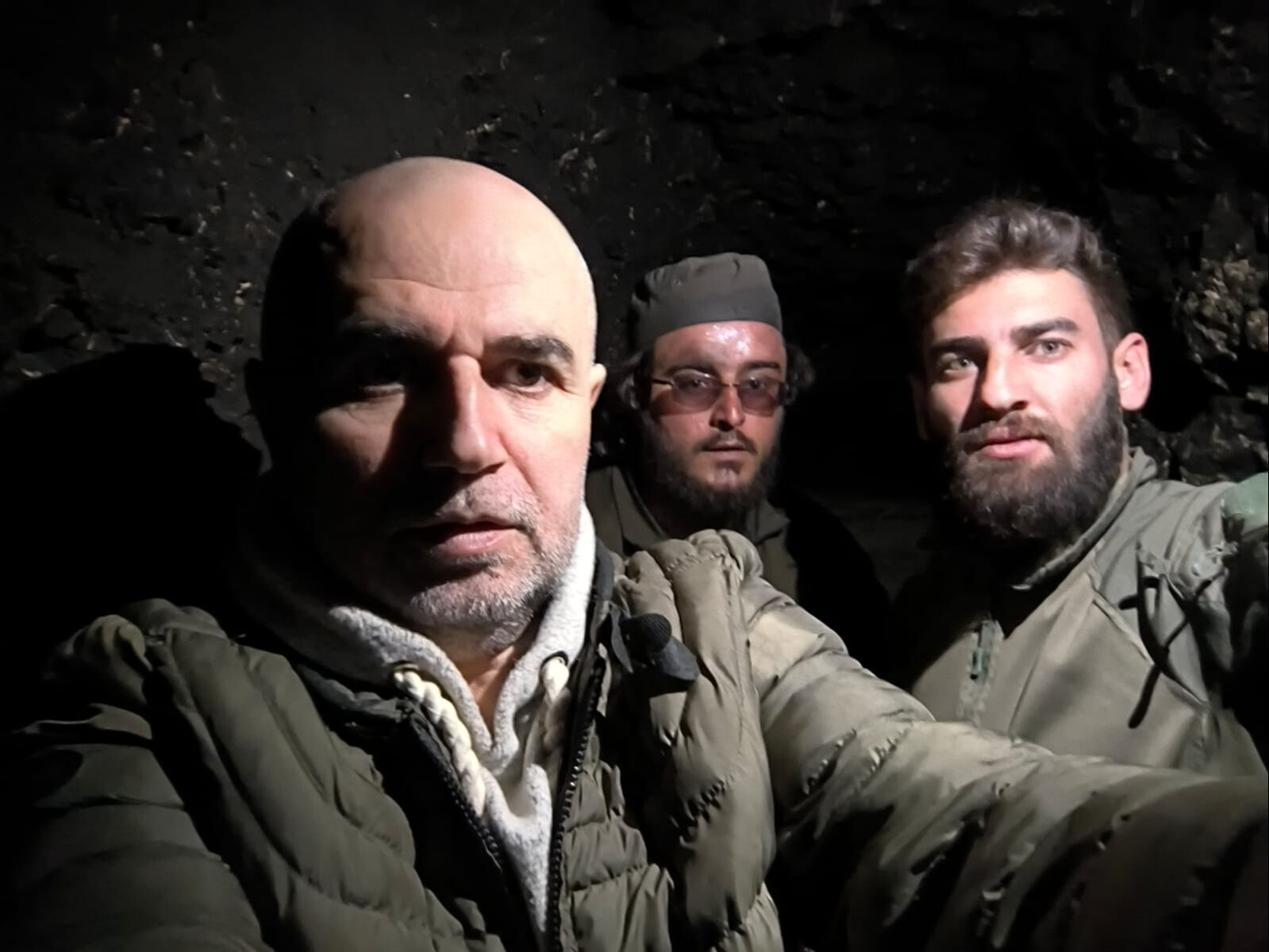 Suriye'de yüzlerce terörist tünele sıkışıp kaldı! Koalisyon güçleri yerin altındaki YPG/PKK'lılar için devrede - 1. Resim