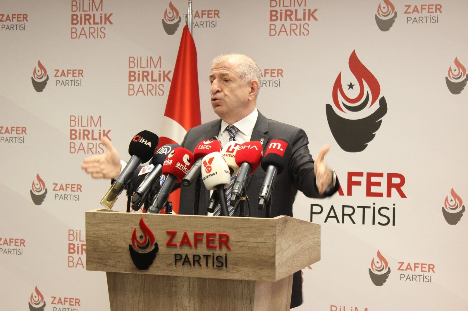 Tutuklanan Ümit Özdağ'dan ilk açıklama! Kaşif Kozinoğlu ve suikast detayı dikkat çekti Ümit Özdağ