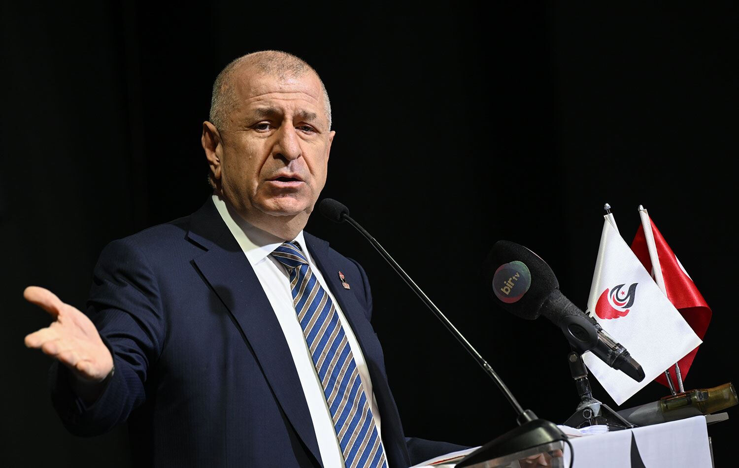 Ümit Özdağ milletvekili mi, serbest bırakıldı mı? Ümit Özdağ'ın cezaevine götürüldüğü bildirilmişti! Ümit Özdağ milletvekili mi, serbest bırakıldı mı? Ümit Özdağ'ın cezaevine götürüldüğü bildirilmişti! - 1. Resim